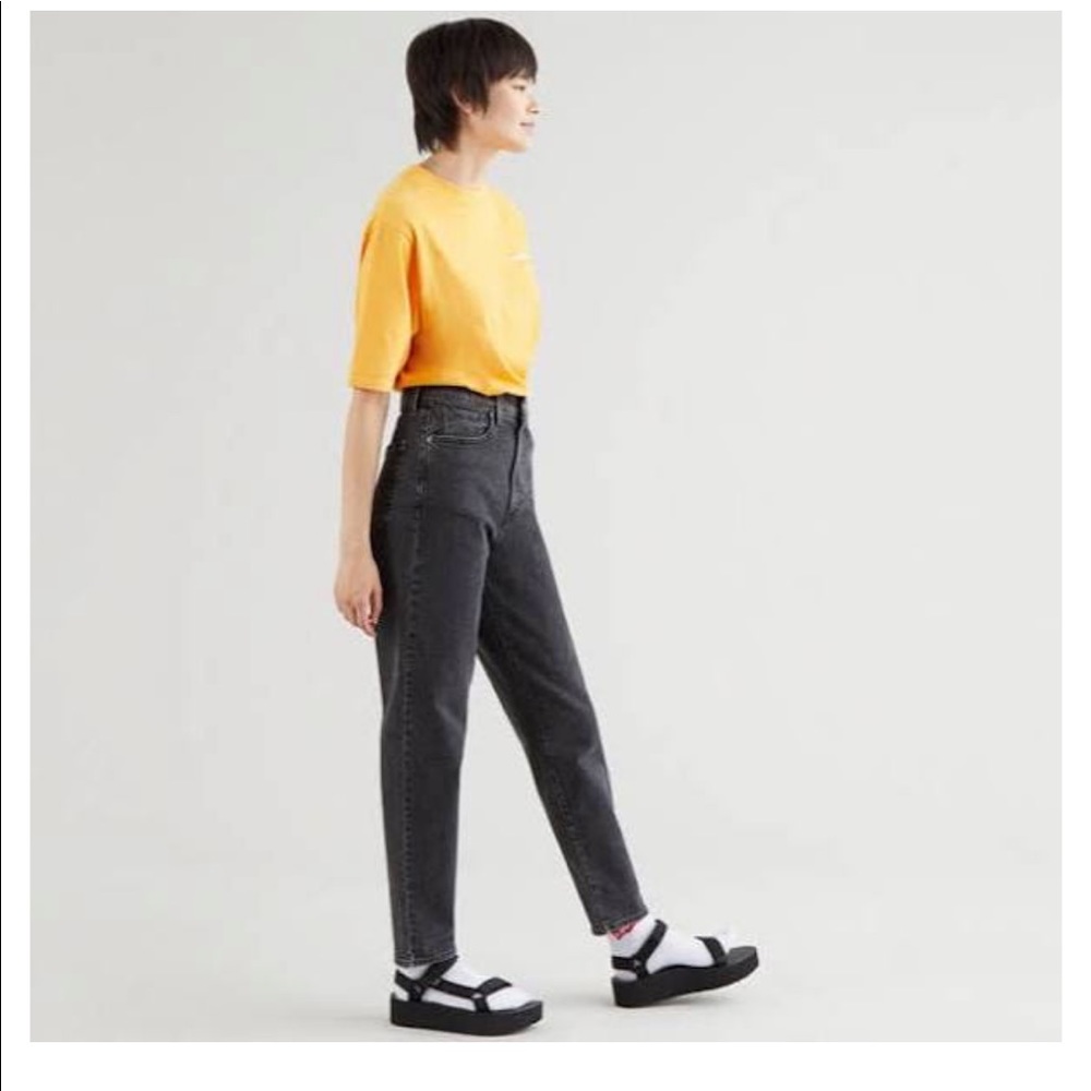 Levi’s high waisted taper jean size 26x27